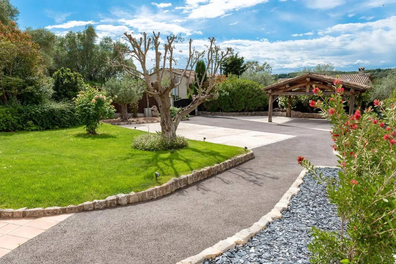 Bed and Breakfast Le Mas De La Source Мужен Франция