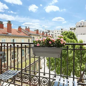 eiffel-village-apartments.fr-paris.fr/